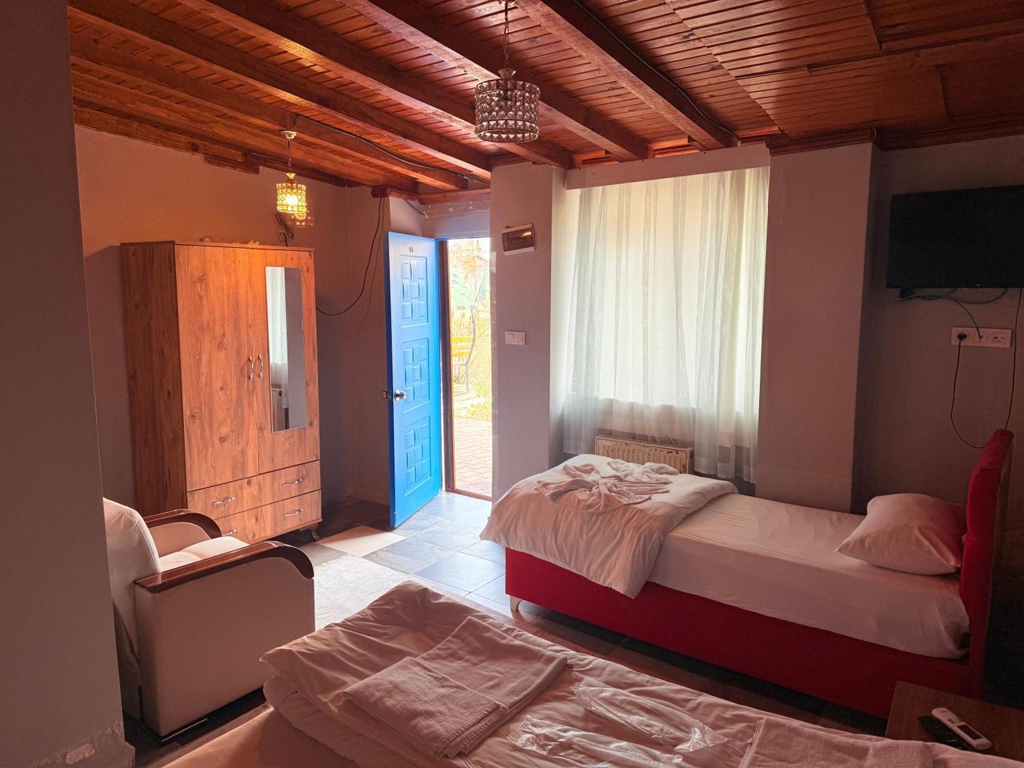 Oez Butik Otel Antik Kent Myrleia Mudanya Exterior foto